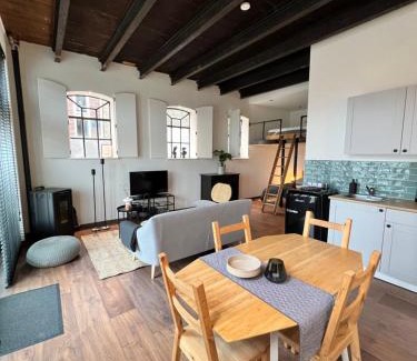 Joure Apartamento | Bed & Breakfast Heit