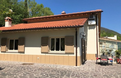 Gattaia Cama Y Desayuno | Bed & Breakfast in Gattaia with 1 bedrooms sleeps 2