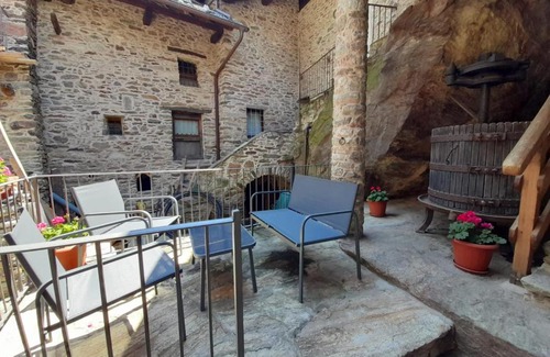 Perloz Cama Y Desayuno | Bed & Breakfast La Crotta