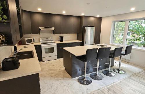Cote-Des-Neiges—Notre-Dame-De-Grace Apartamento | Bedford 2