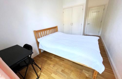 New Cross Casa | Bedroom 1, Queens Road