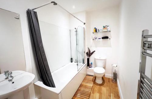 New Cross Casa | Bedroom 1, Queens Road