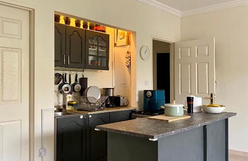 Doha Casa | bedroom flat first floor with swimming pool