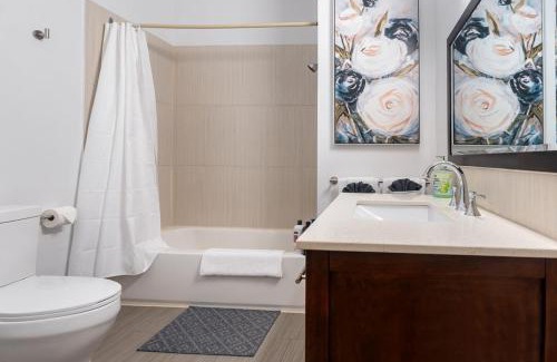 Earlscourt Apartamento | Bedroom in Corso Italia Neighborhood