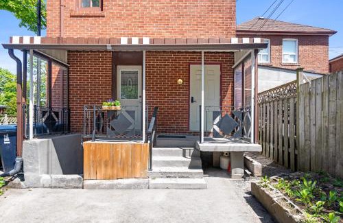 Earlscourt Apartamento | Bedroom in Corso Italia Neighborhood
