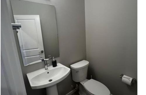 Southwest Edmonton Casa | Bedroom in Southwest 2
