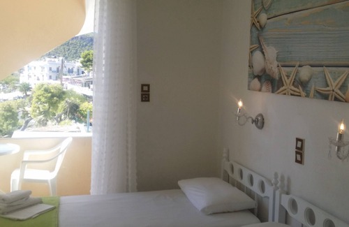 Agia Marina Cama Y Desayuno | Dormitorio a dos pasos de la playa de Agia Marina