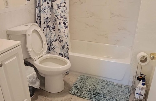 Hyde Square Casa | Bedrooms near Fenway & Downtown Boston