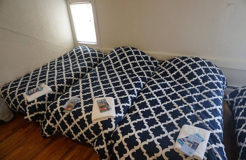Hyde Square Casa | Bedrooms near Fenway & Downtown Boston