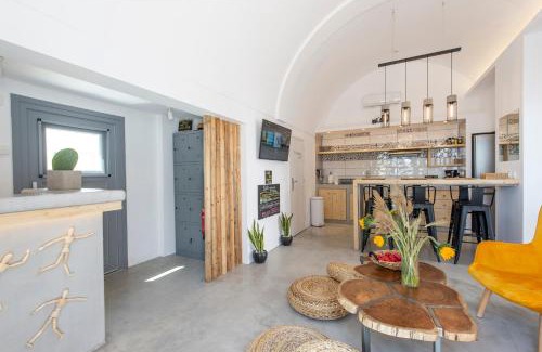 Fira Hostal | Bedspot Hostel