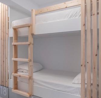 Fira Hostal | Bedspot Hostel