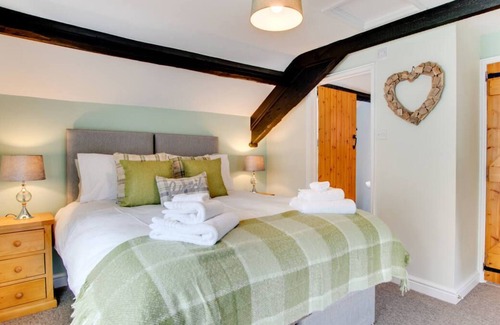 Llandovery Casa | Bedwen Arian in Llandovery
