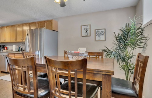 Sherwood Park Apartamento | Bee - Cozy Sherwood Park Basement Suite