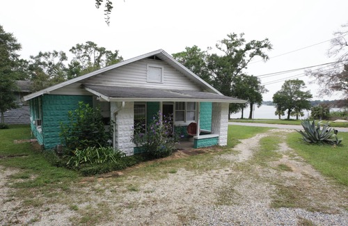 East Pensacola Heights Casa | Bee Our Guest: EPH, Close to Downtown and Beach!