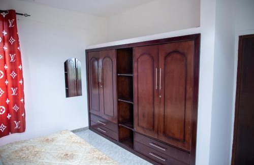 Koforidua Apartamento | Bee Three 7