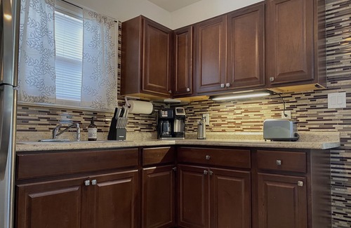 Bedford Casa | ~Bee1 Bungalow~Charming & Cozy in a Prime Location!