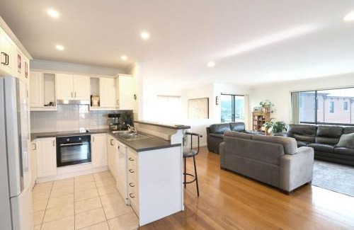 Merimbula Apartamento | Beech Break - 3 bedroom pet friendly apartment