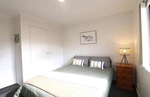 Merimbula Apartamento | Beech Break - 3 bedroom pet friendly apartment