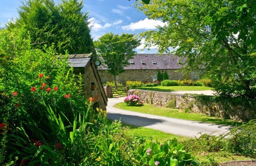 Haverfordwest Apartamento | Converted Stone Cottage with indoor swimming pool