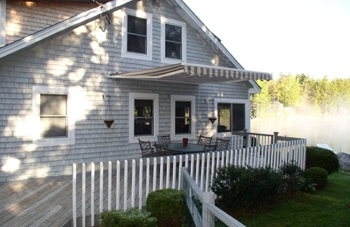 Otis Cabaña | Pintoresco Beech Hill Pond Cottage - privada de playa de arena cerca de Acadia y Bar Harbor