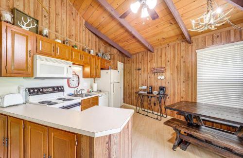 Beech Mountain Casa | Beech Mountain Cabin with Deck, Grill Ski and Hike!