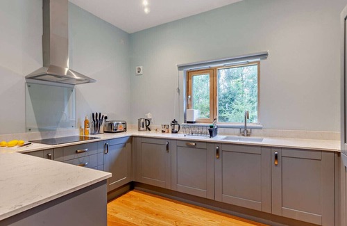 Corsley Apartamento | Beech View 4 - Three Bedroom Apartment, Sleeps 6