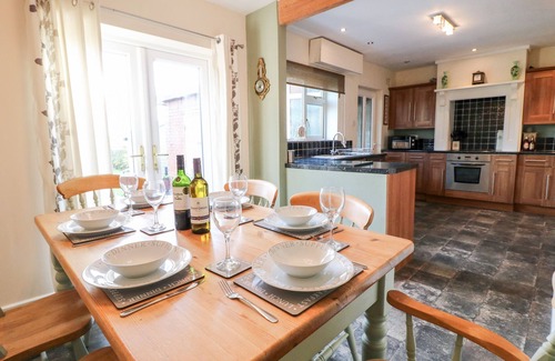 Foxt Casa | BEECHVIEW, family friendly, with open fire in Ipstones