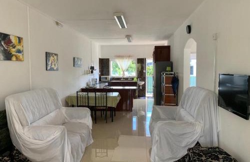 Roches Noires Apartamento | Beejan Mansions