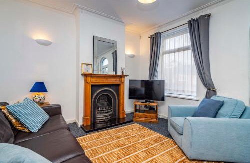 Bramcote Casa | Beeston town house - Sleeps 4