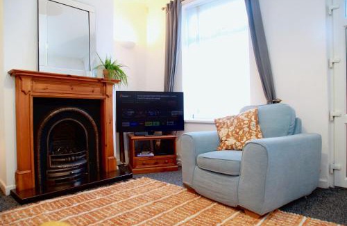 Bramcote Casa | Beeston town house - Sleeps 4