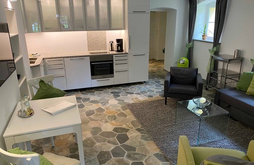 Heiligengrabe Apartamento | Beethoven Apartment - Schloss Grabow, Resting Place & a Luxury Piano Collection Re