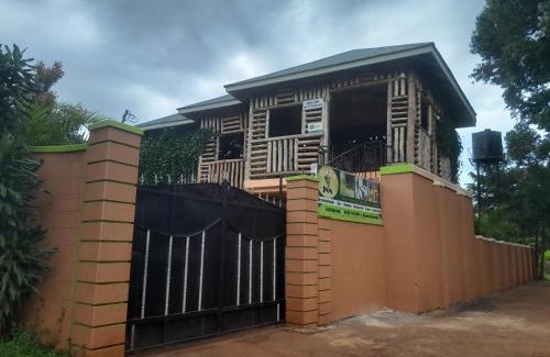 Hoima Casa | BeezBinn