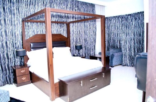 Oyo Hotel | BEGONIA HOTEL LTD