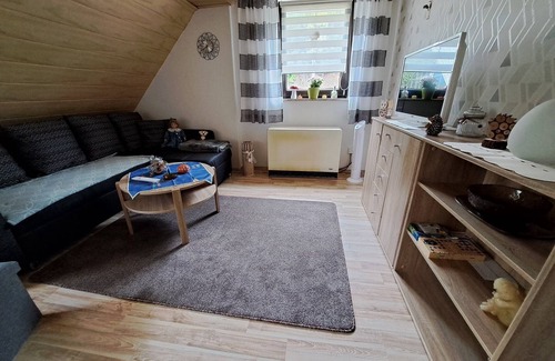 Steinwiesen Apartamento | Behagliche Ferienwohnung 50qm im Obergeschoss mit Garten und Freisitz