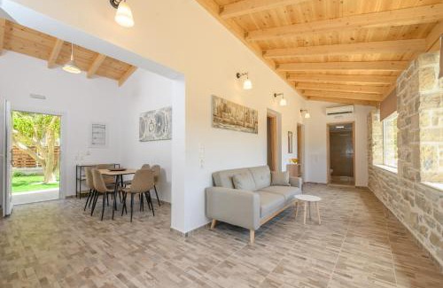 Kalamaki Casa | Behind The Waves