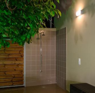 Kalamaki Casa | Behind The Waves