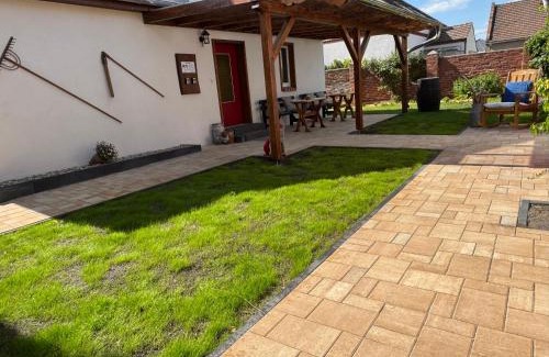 Steinkirchen Apartamento | Bei der Kahnfährfrau Mit NEUEM Innenhof Garten