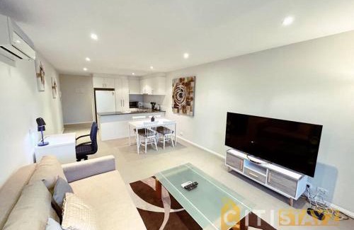 Turner Apartamento | Beige & Beautiful - 1bd 1bth Apt - Close to ANU
