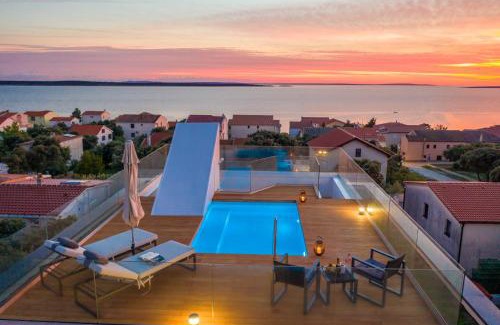 Mandre Casa | Bekina, stylish rooftop pool apartment