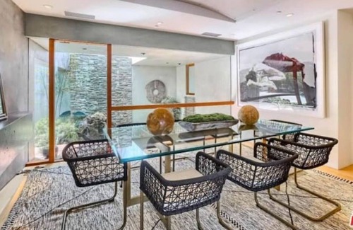 Bel Air Casa | Bel Air Mansion with Lake View