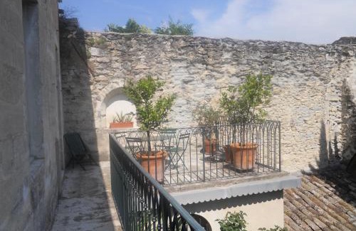 Villeneuve-les-Avignon Apartamento | Bel Appartement Dans Cloitre Arbore