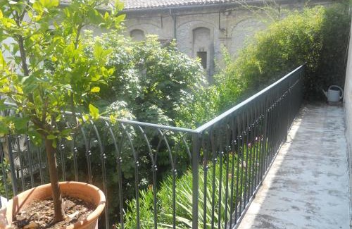 Villeneuve-les-Avignon Apartamento | Bel Appartement Dans Cloitre Arbore