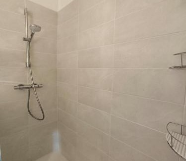 Poggio-Mezzana Apartamento | bel appartement avec jardin