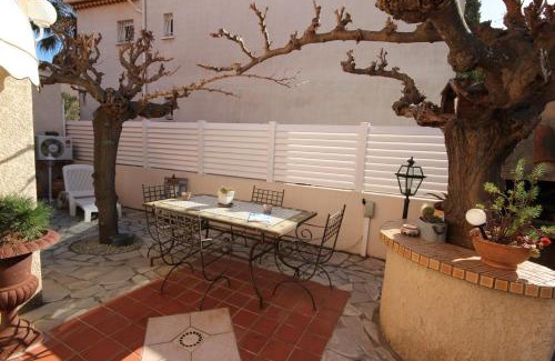 Portiragnes-Plage Apartamento | Bel Appartement climatisé de plain pied 80m de la mer grand séjour 2 chambres belle terrasse LXRM3