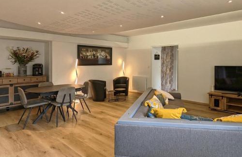 Vesoul Casa | Bel appartement rénové avec WiFi et parking sécurisé à Vesoul - FR-1-583-473