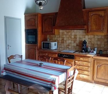 Moncayolle-Larrory-Mendibieu Apartamento | Bel appartement avec jardin entre mer et montagne