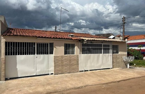 Taguatinga Casa | Bela casa, 2 qtos Taguatinga-DF