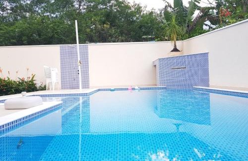 Lagoinha Casa | BELA CASA TERREA PRAIA LAGOINHA, UBATUBA com piscina, Ar condicionado, churrasqueira, forno a lenha, wifi