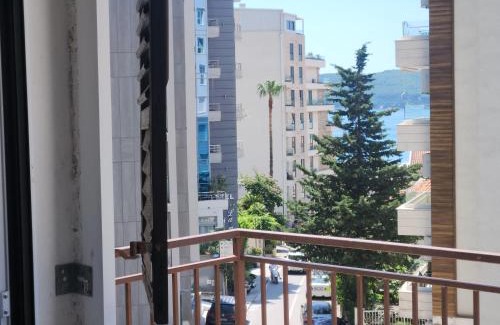 Rafajlovici Casa | Bela kuća studio apartments-Na korak do mora-A step to the sea