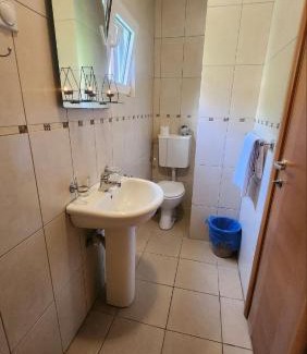 Rafajlovici Casa | Bela kuća studio apartments-Na korak do mora-A step to the sea